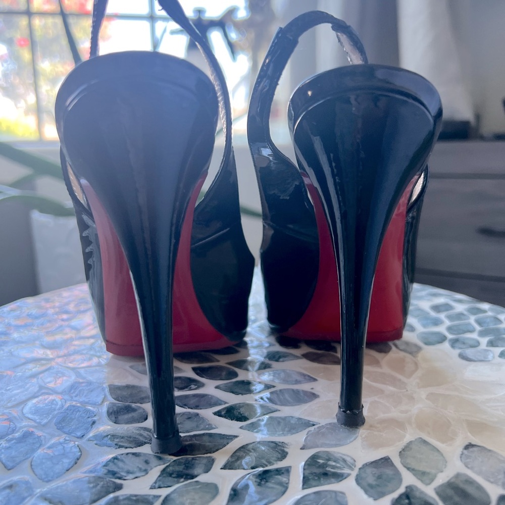 Peep Toe Slingback Christian Louboutin‘s